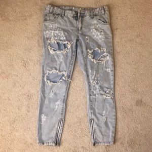 Boyfriend style ripped jeans